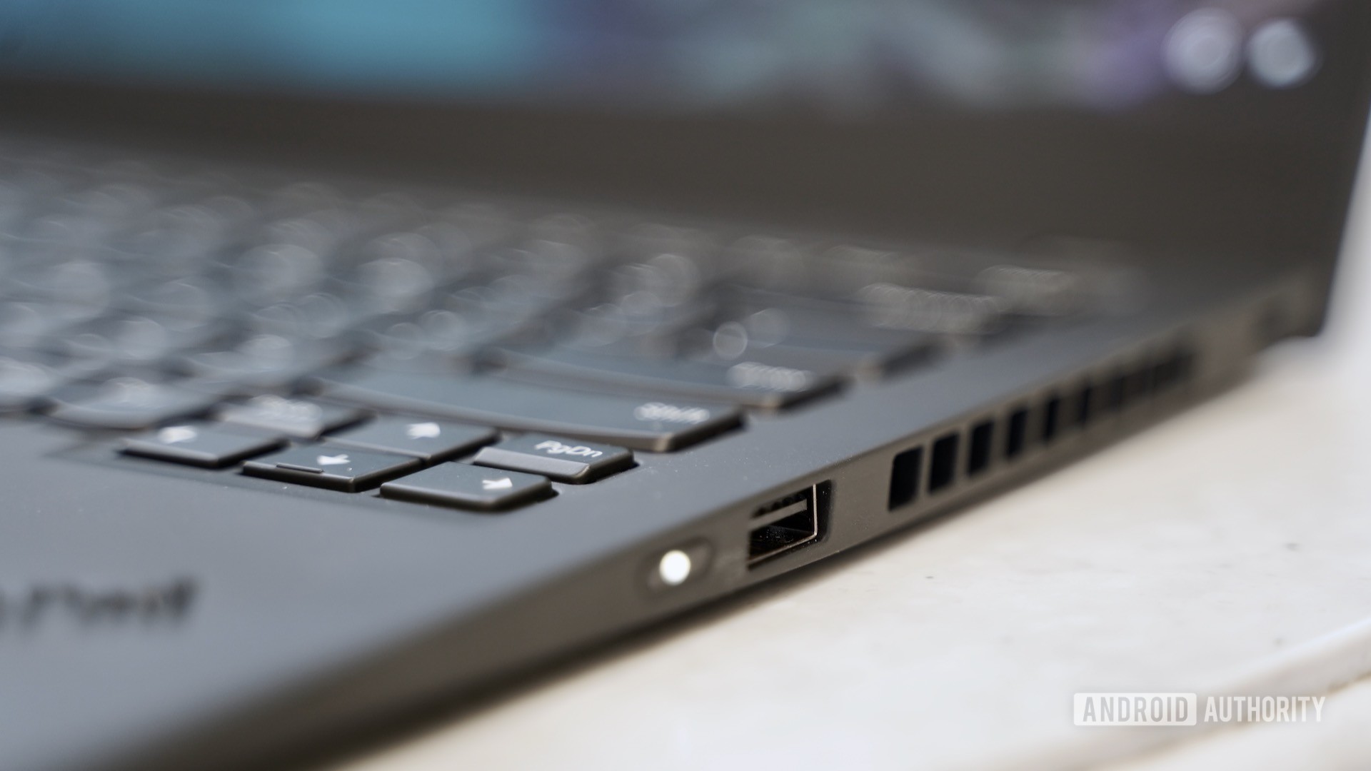 Lenovo ThinkPad X1 Carbon review right ports