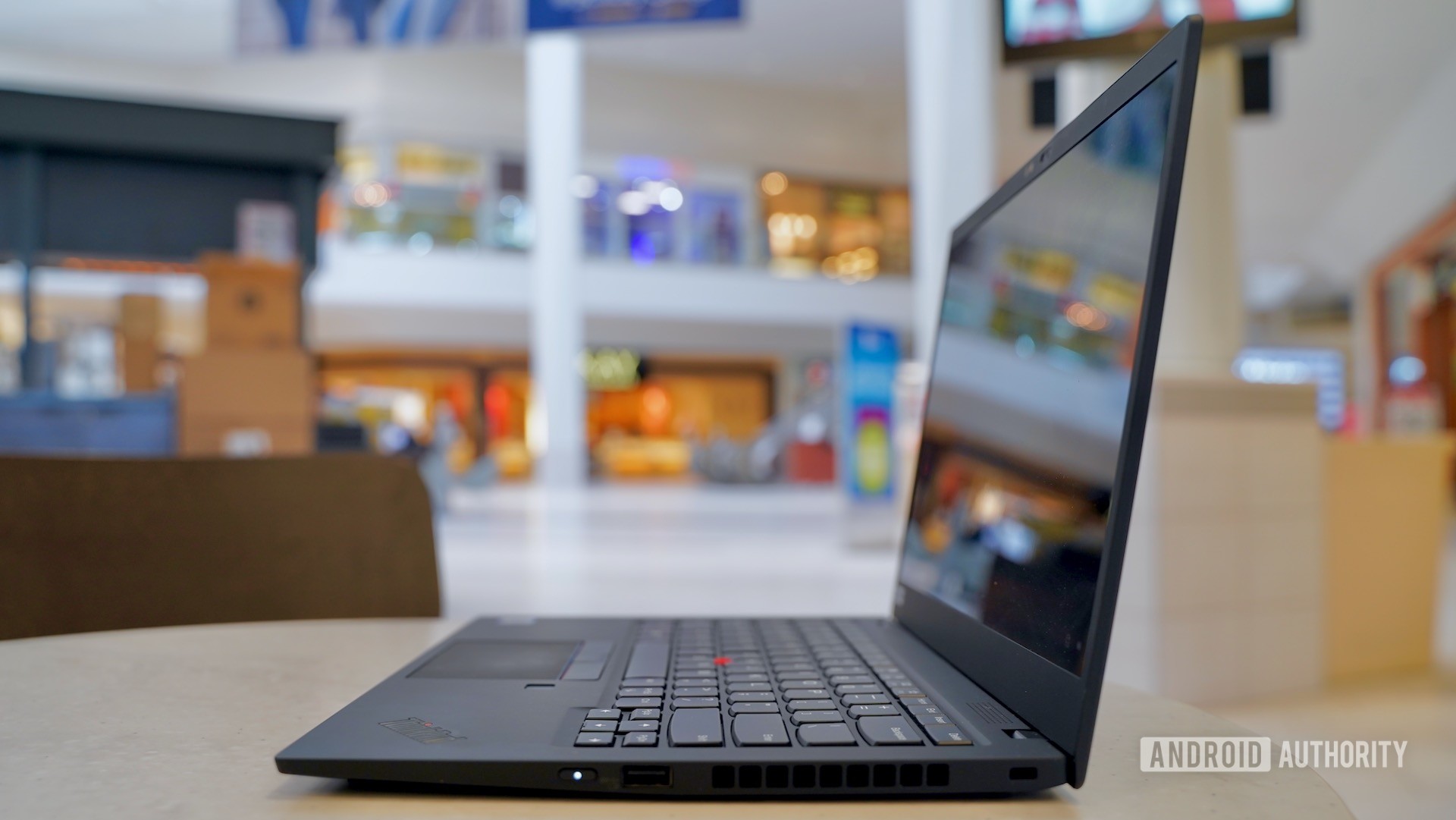 Lenovo ThinkPad X1 Carbon review right profile