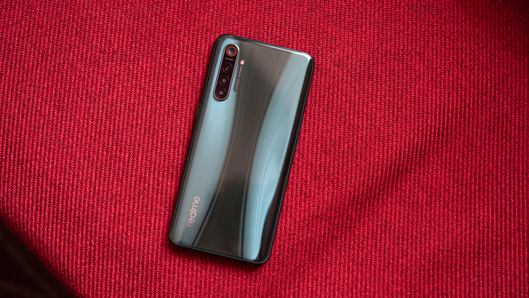 realme X2 rear panel profile shot