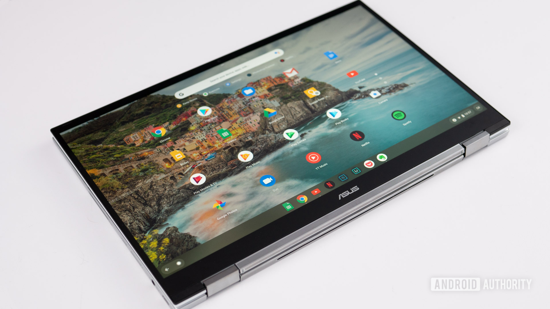 Asus Chromebook Flip C436 display in tablet mode