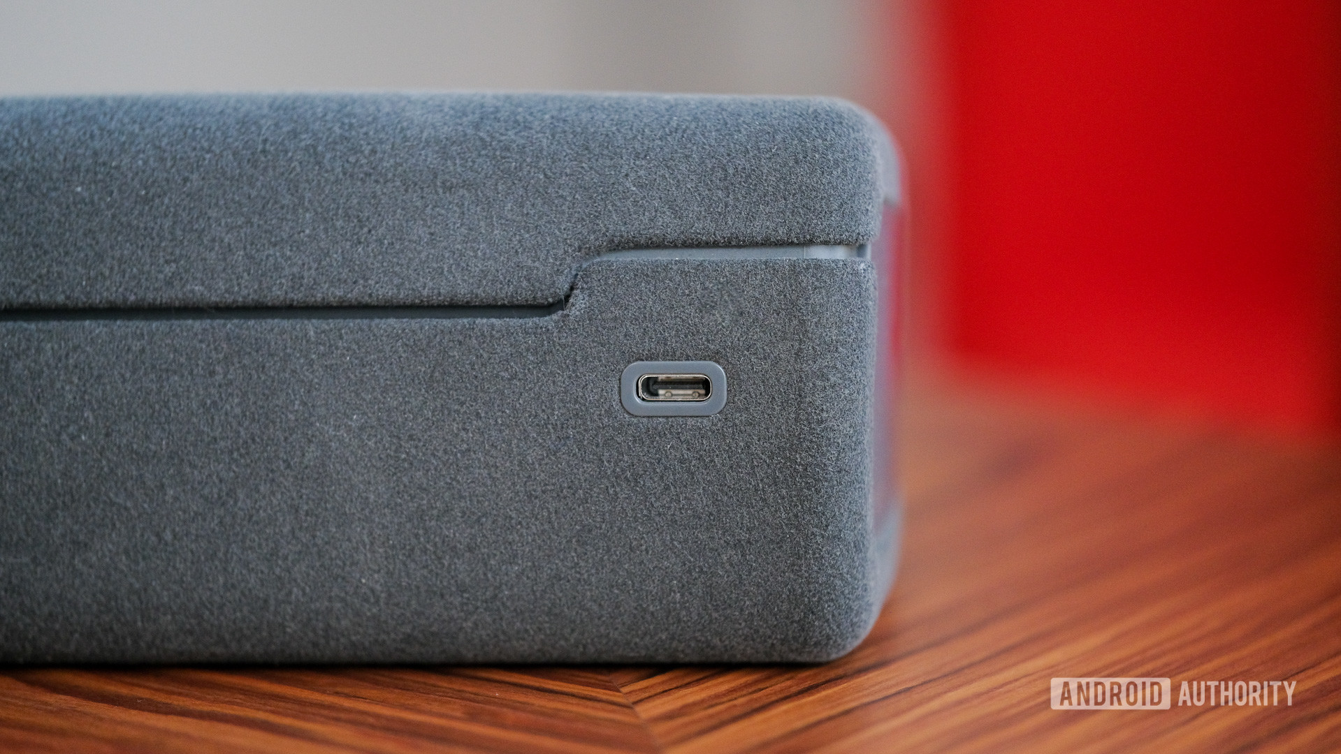 Focals by North USB C Charging case