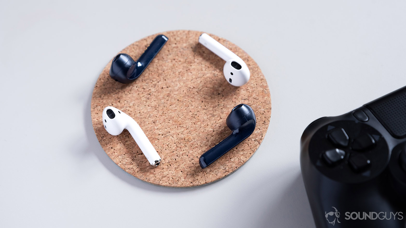 Tips on how to join two AirPods to 1 Mac