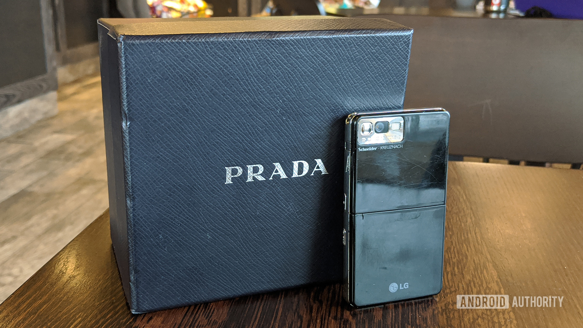LG Prada KE850 Back With Prada Box