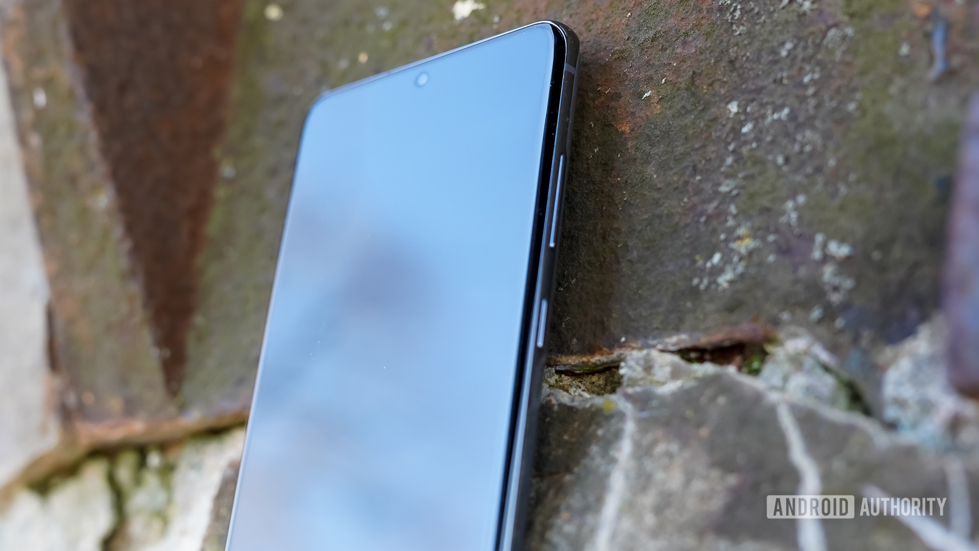 Samsung Galaxy S20 Ultra right profile