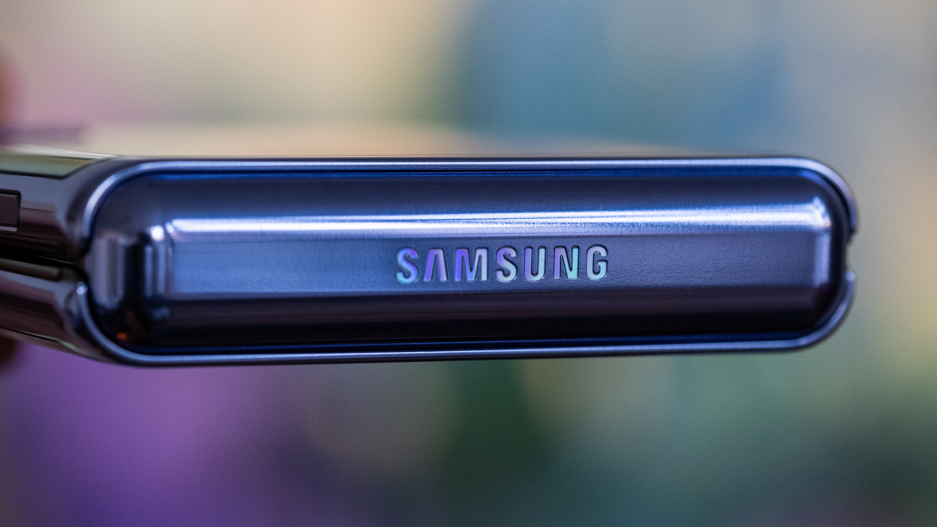 Samsung Galaxy Z Flip samusng logo