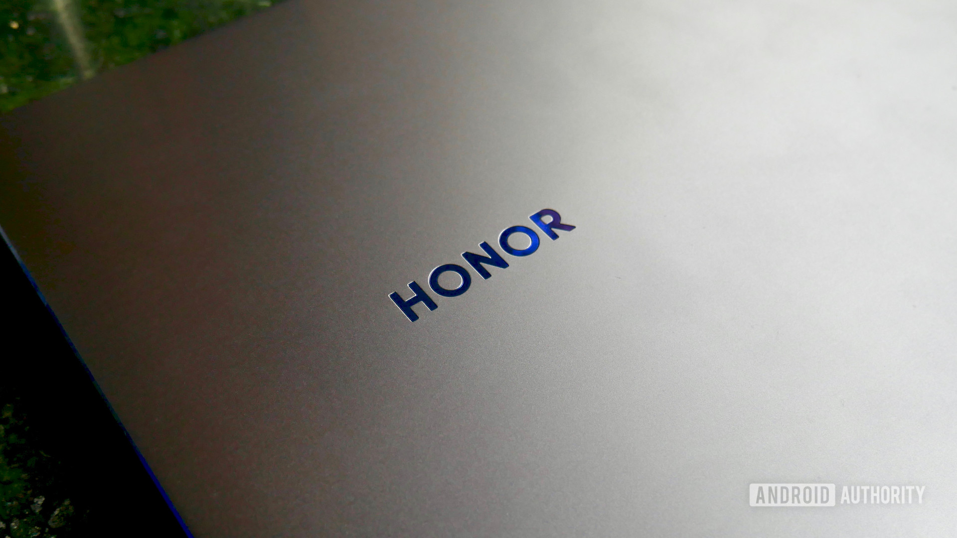 honor logo laptop
