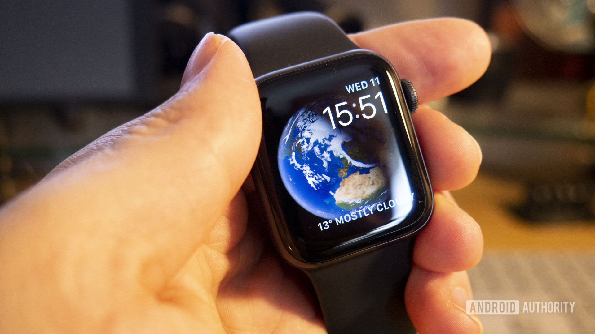 Apple Watch vs Galaxy Watch Active 2 Watch Faces