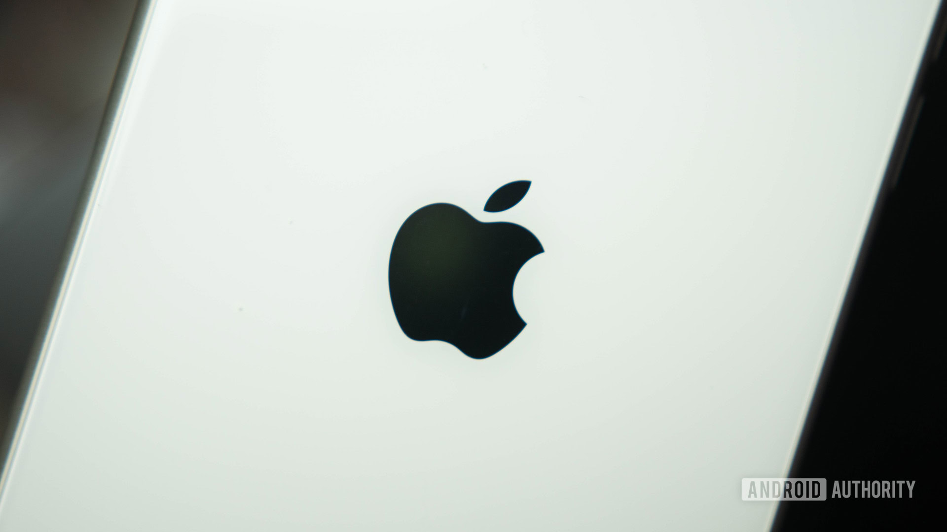 Apple logo Apple iPhone 11