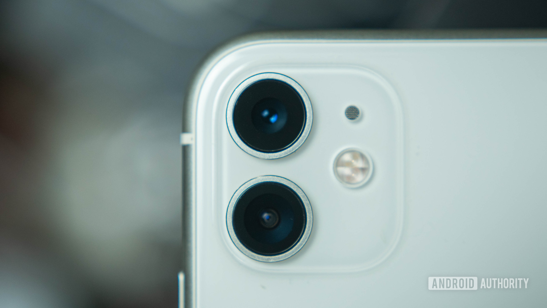 Dual cameras camera module Apple iPhone 11
