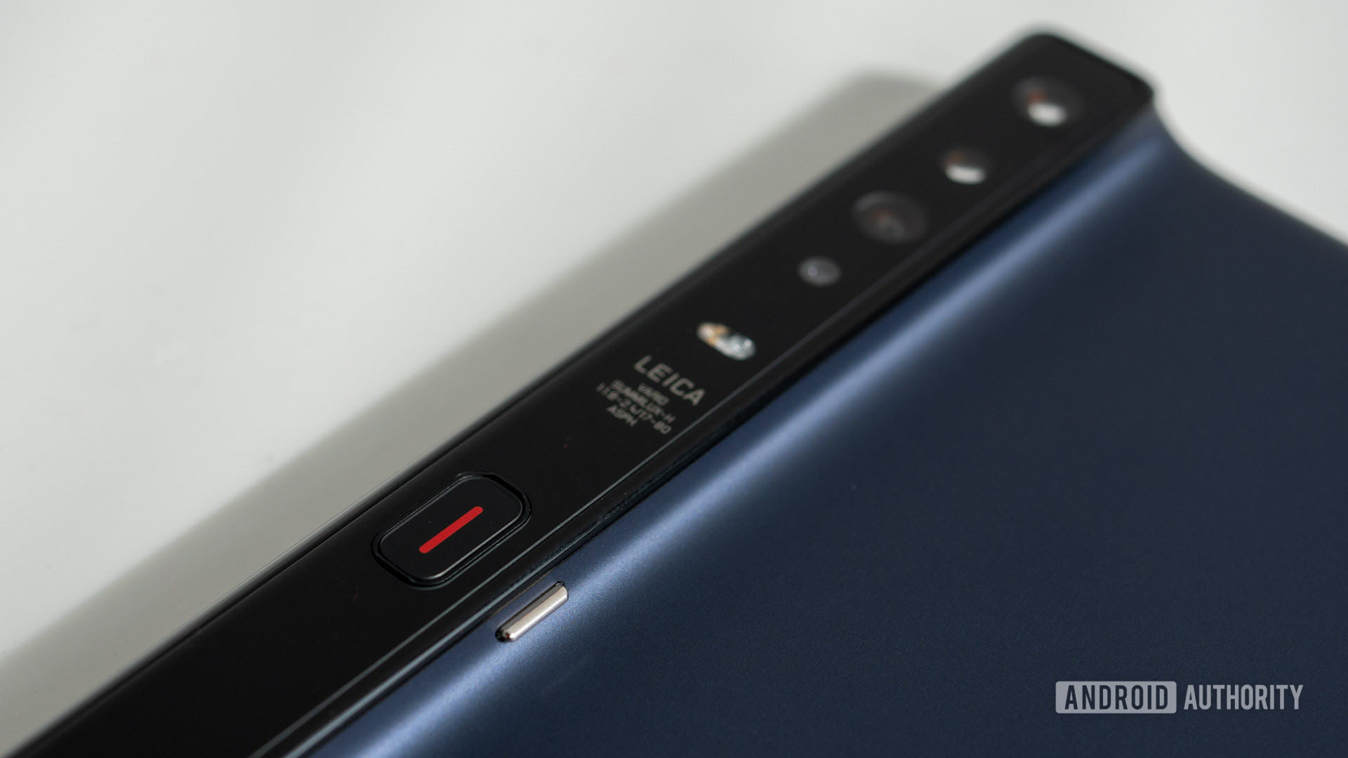 HUAWEI Mate Xs review unlock button