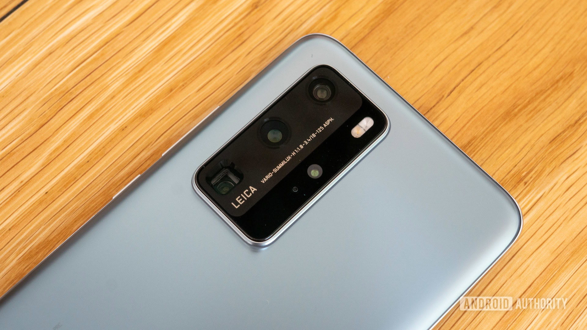 HUAWEI P40 Pro camera module closeup 2