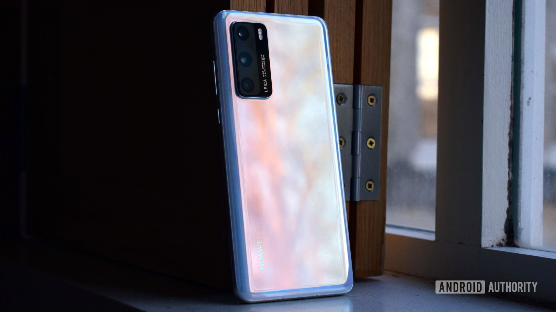 HUAWEI P40 back 1