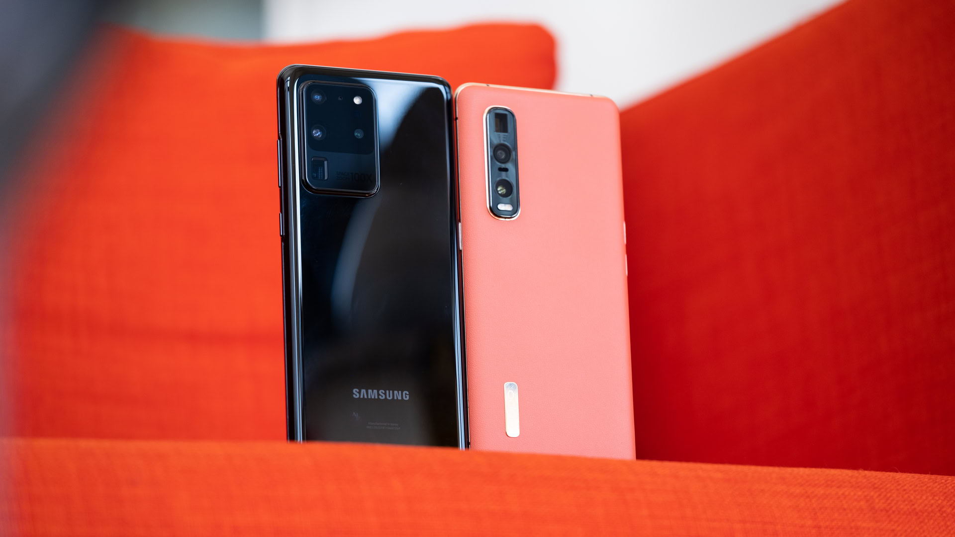 OPPO Find X2 Pro vs Samsung Galaxy S20 Ultra 3