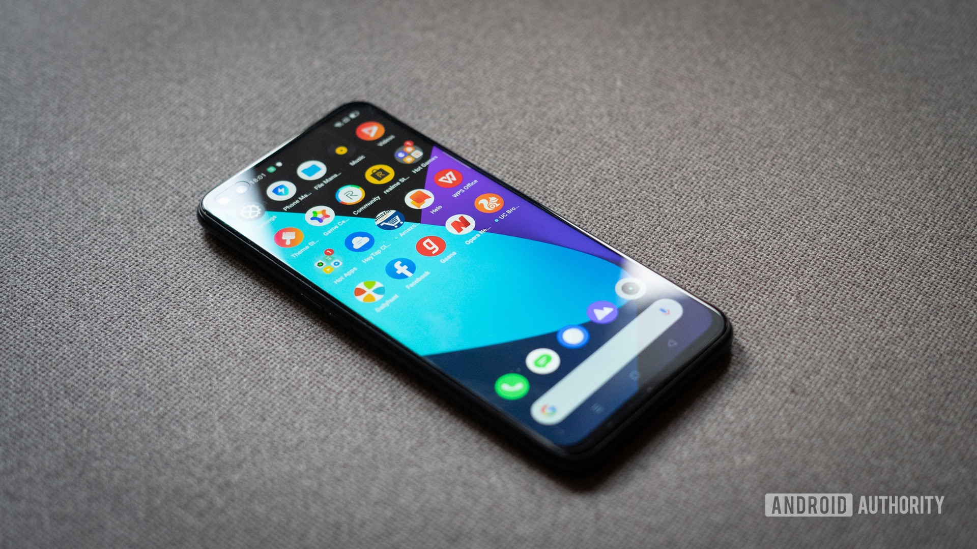 realme 6 Pro side profile and display