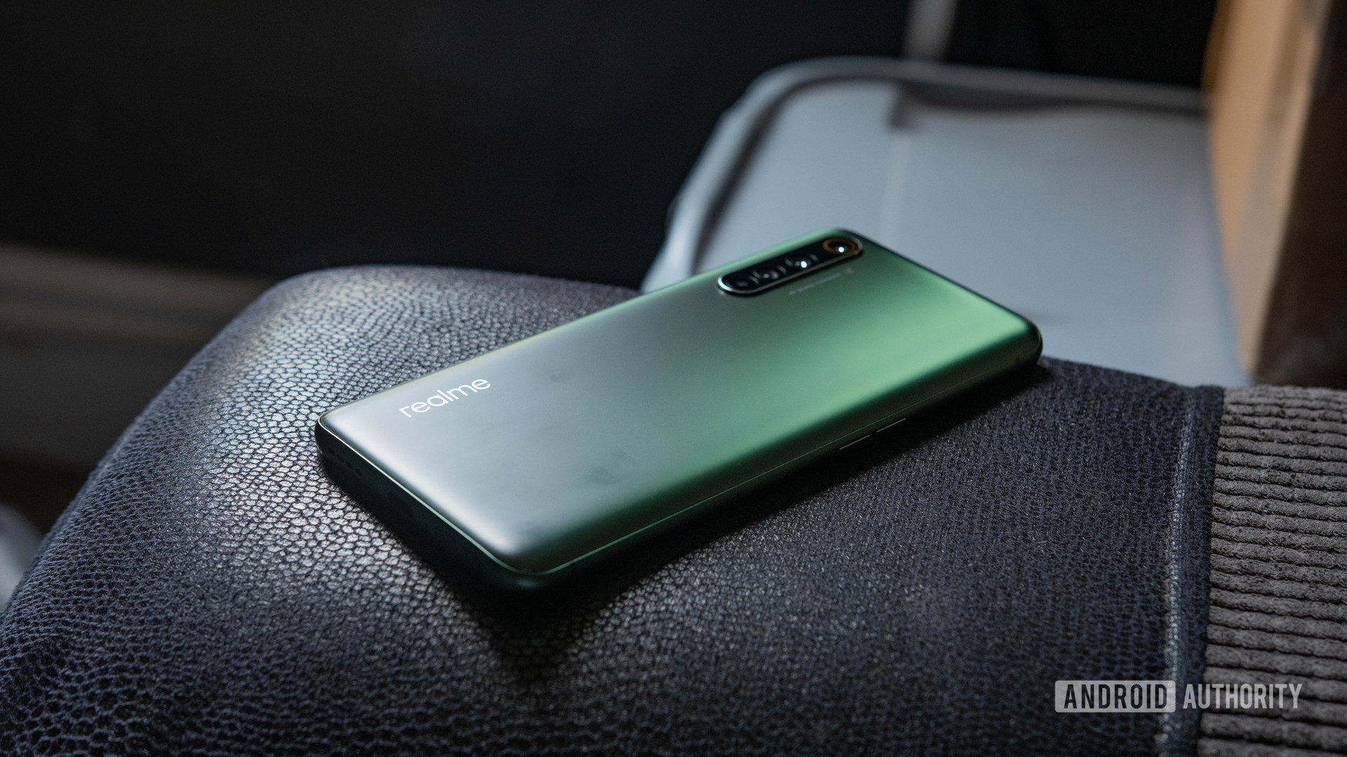 realme X50 Pro 5G Color changing back