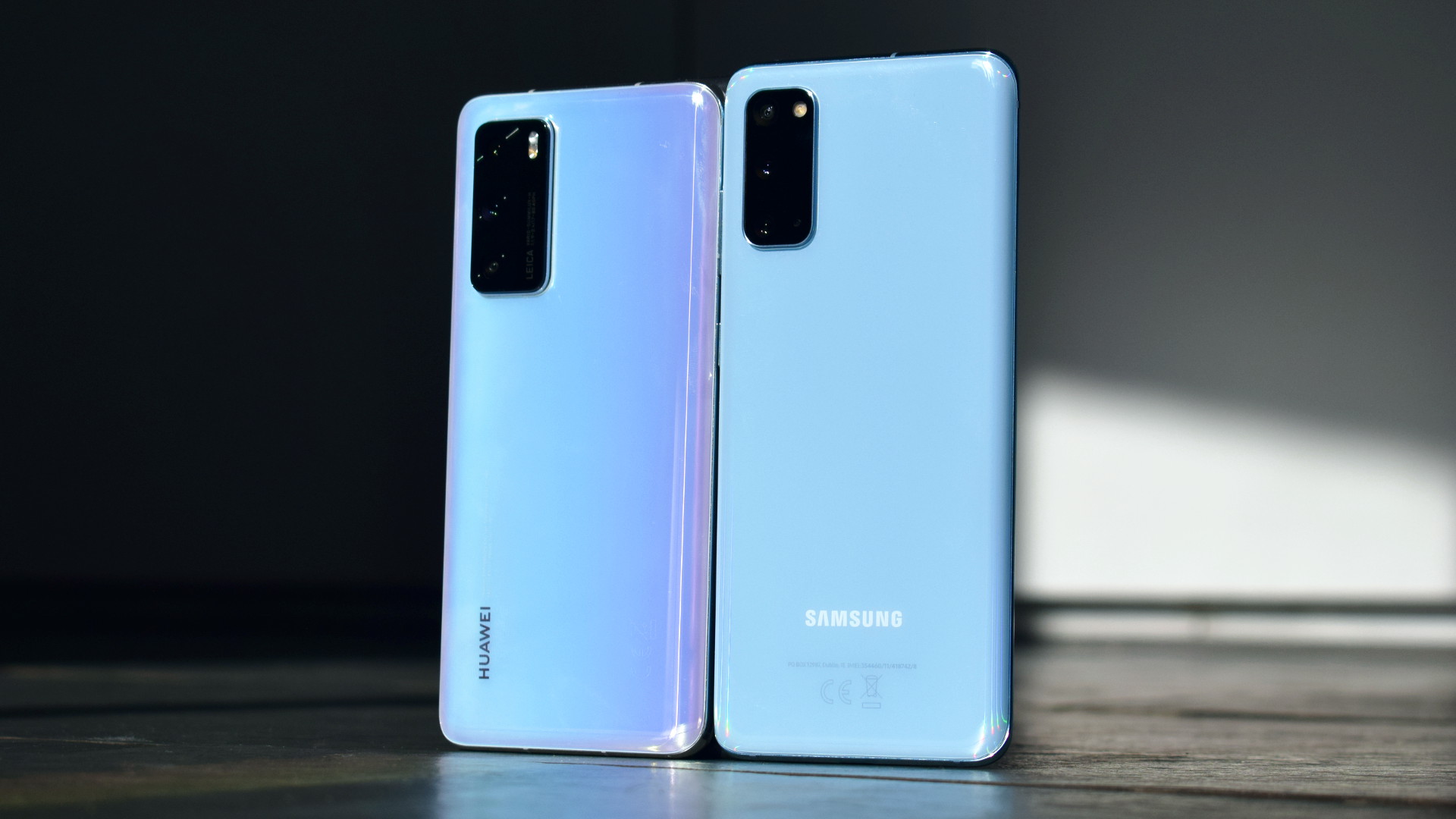 Samsung Galaxy S20 vs HUAWEI P40 back 2