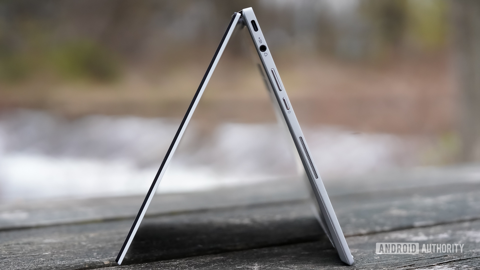 Asus Chromebook Flip C436 review tent
