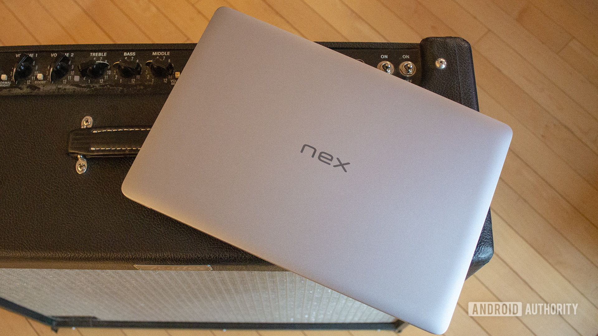 NexDock 2 Review Lid Closed