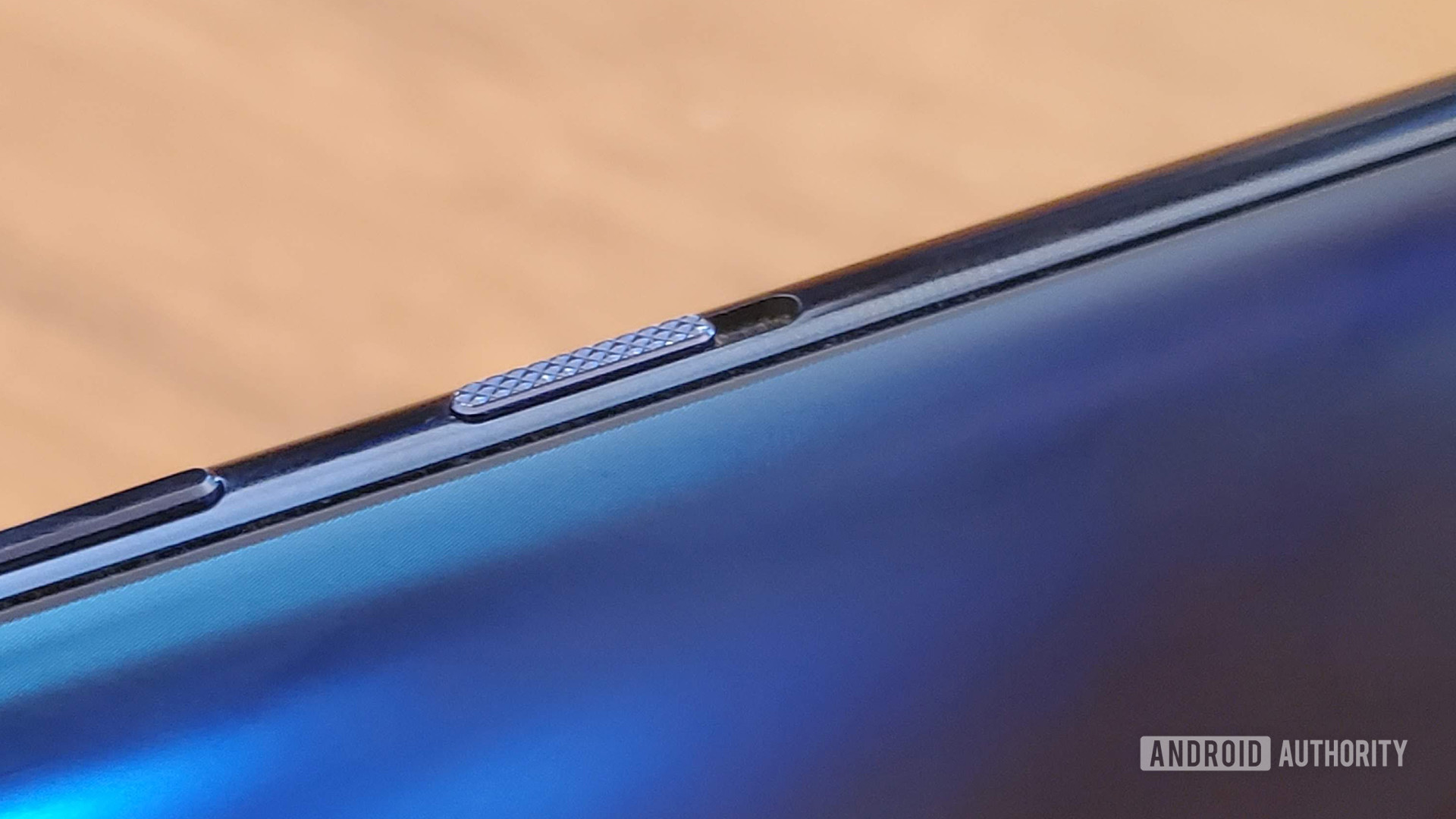 Slider Peringatan OnePlus 7 Pro dari Dekat