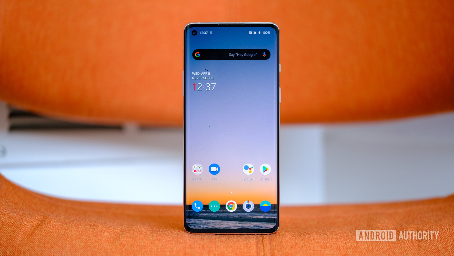 OnePlus 8 standing up screen