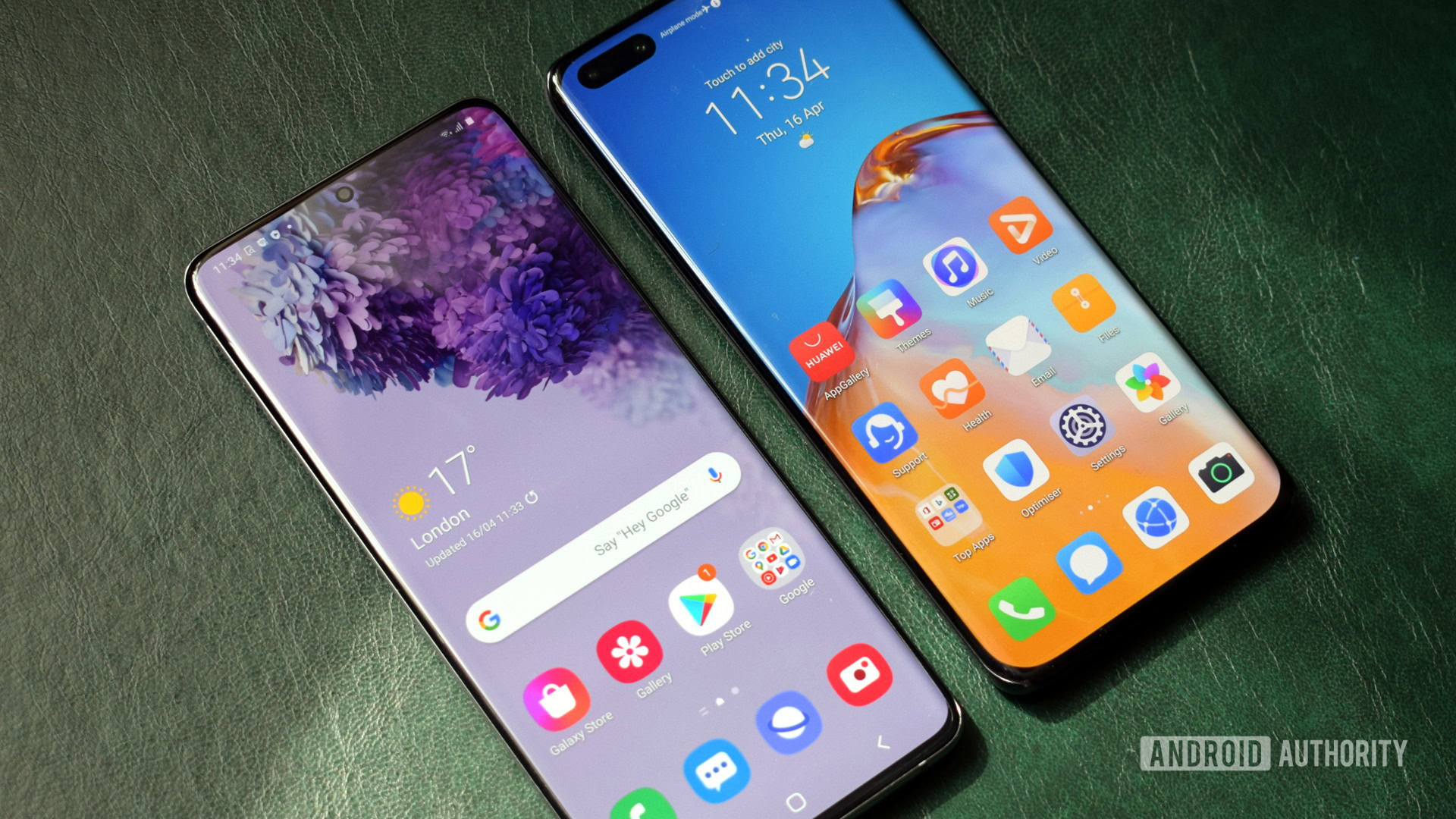 Samsung Galaxy S20 vs HUAWEI P40 Pro displays