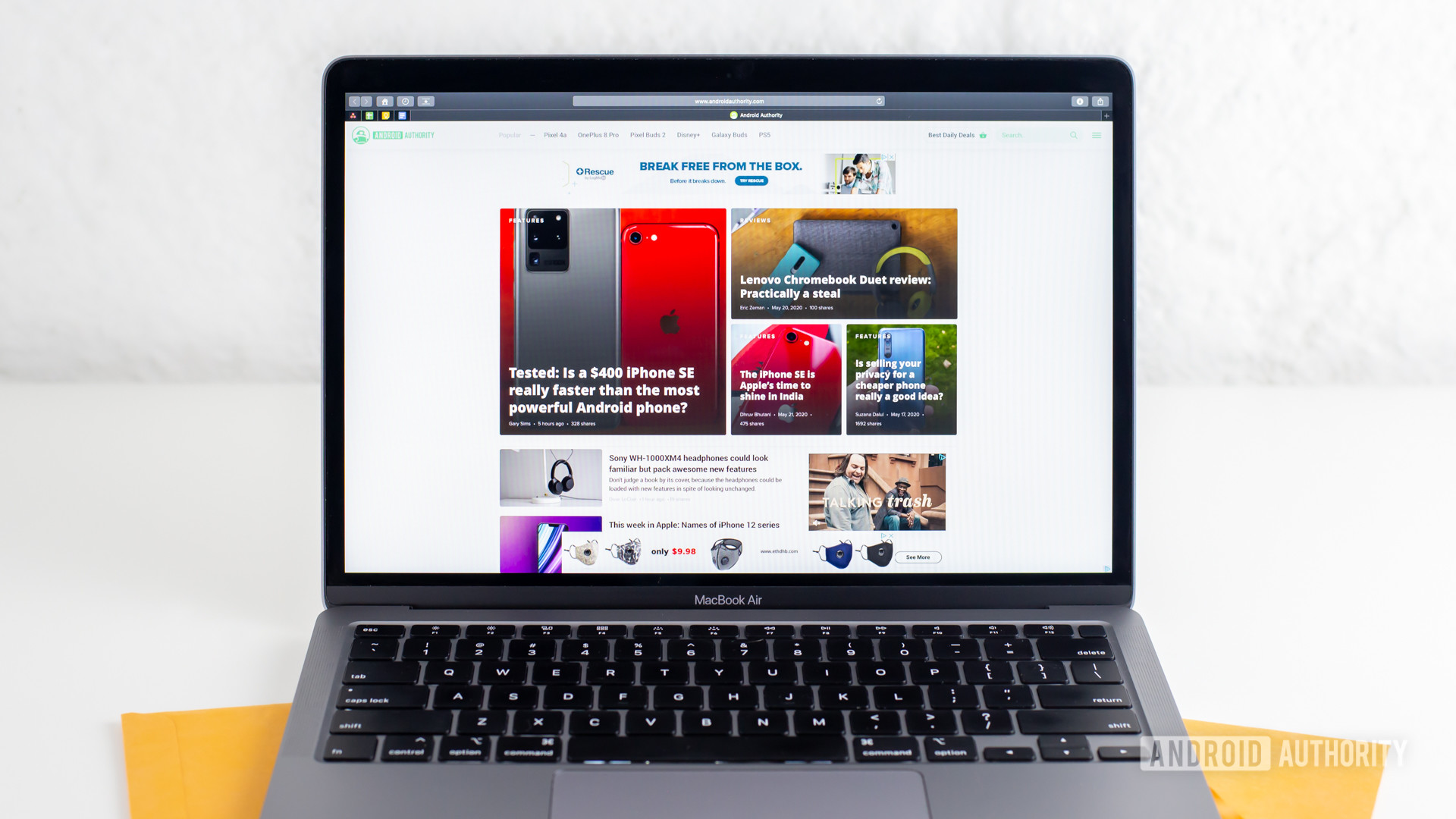 2020 MacBook Air review showing screenjpg