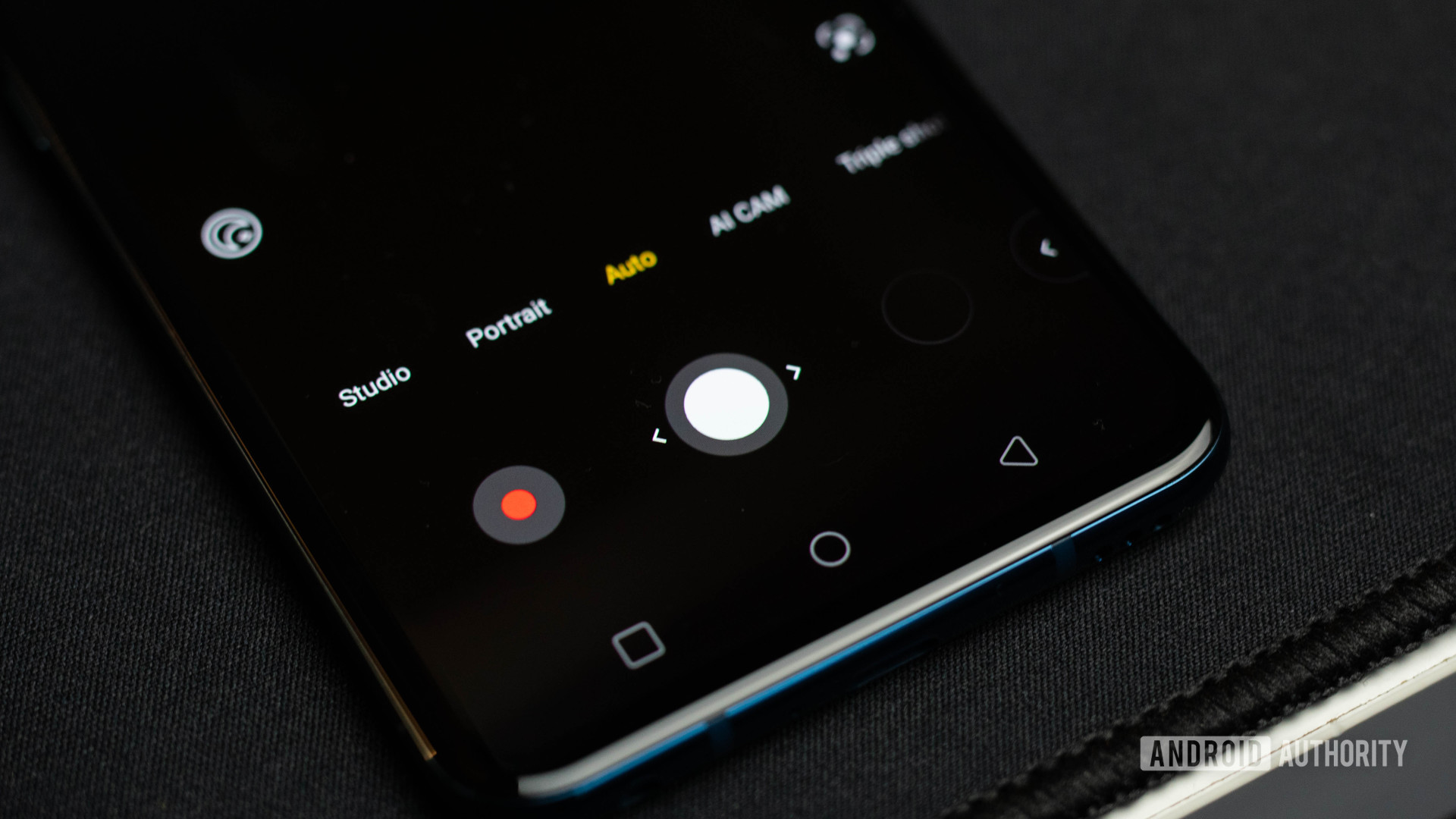 LG V40 ThinQ camera app shutter button