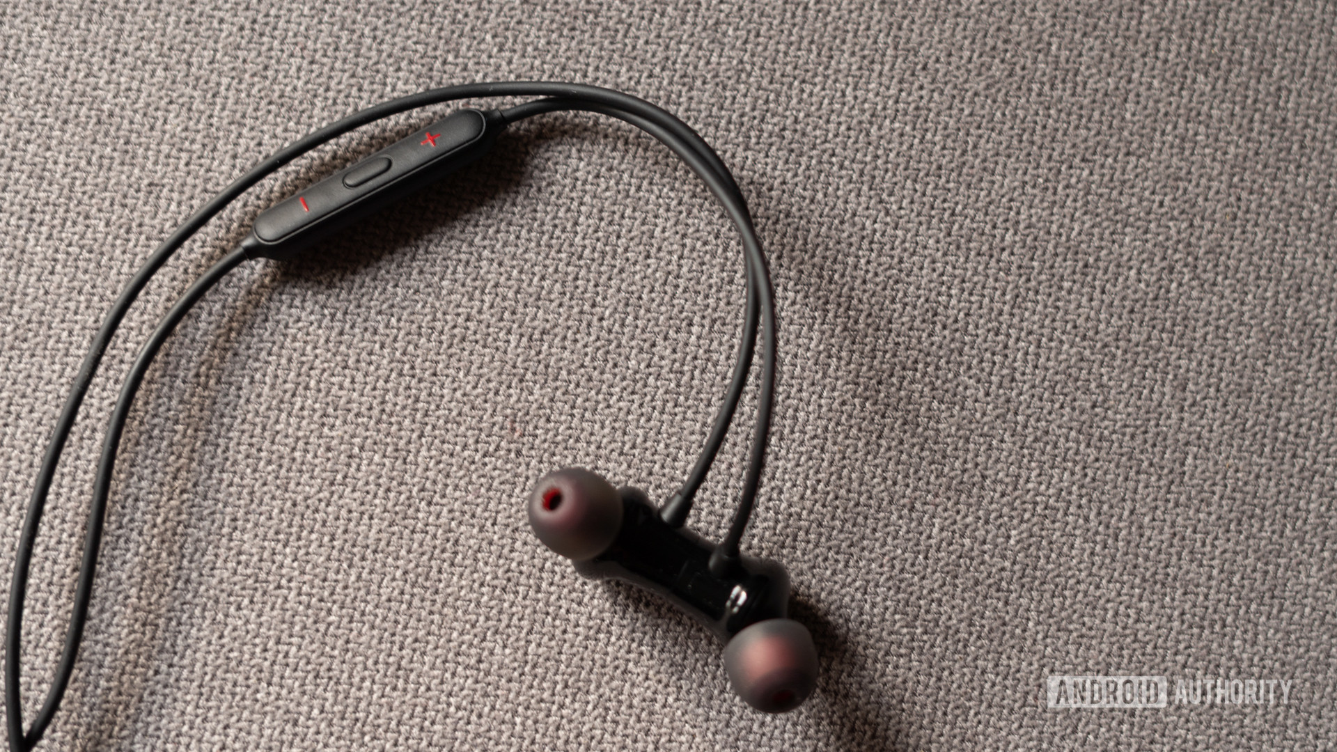 OnePlus Bullets Wireless Z control pod and earphones