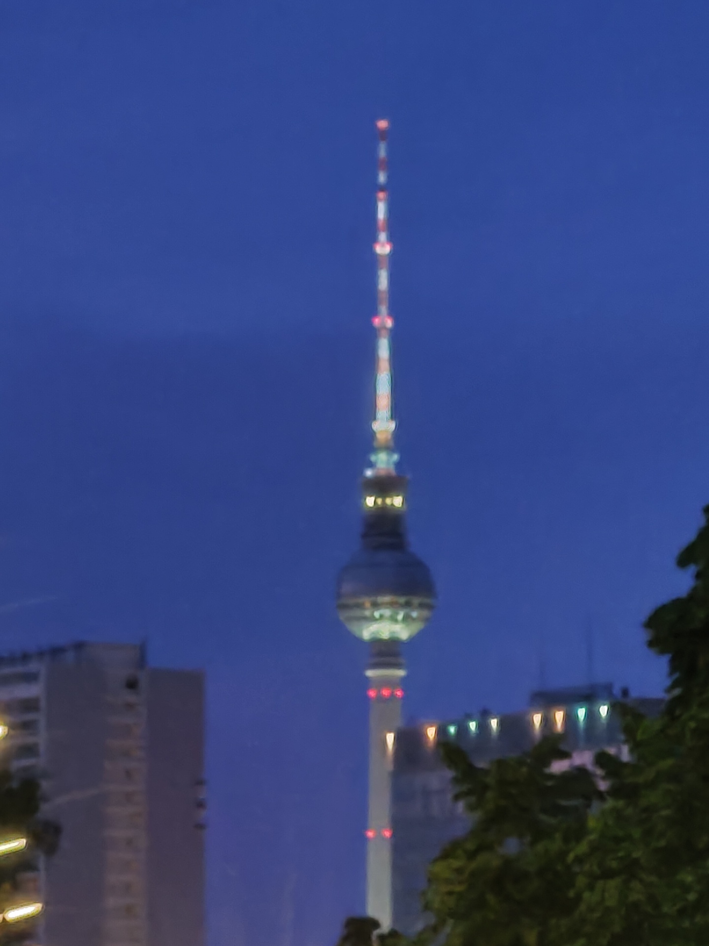 Realme X3 Superzoom TV Tower 10x night mode low light