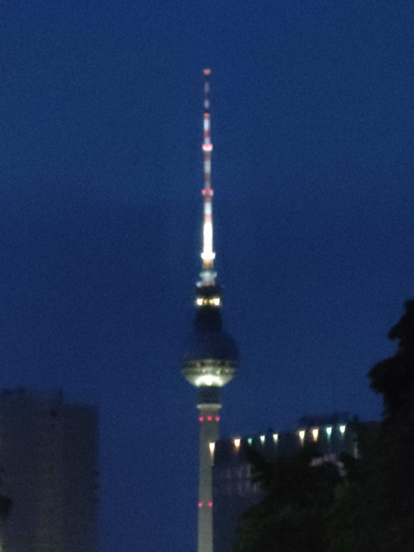 realme X3 Superzoom TV Tower at 10x low light