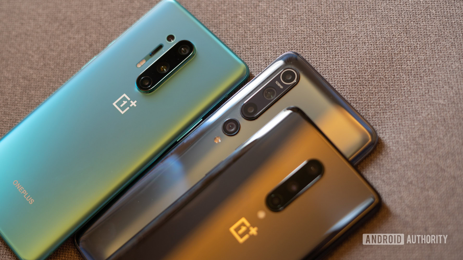 Xiaomi Mi 10 vs OnePlus 8 camera modules close up