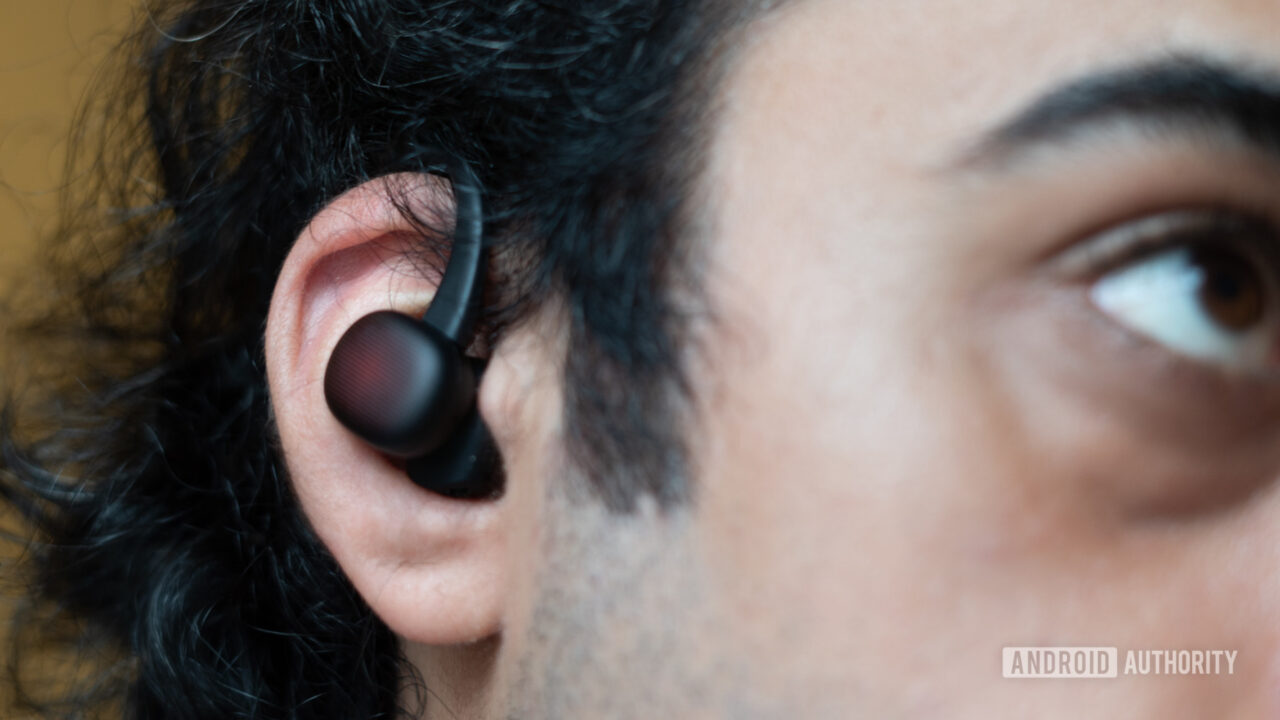 How to keep your earbuds from falling out Android Authority