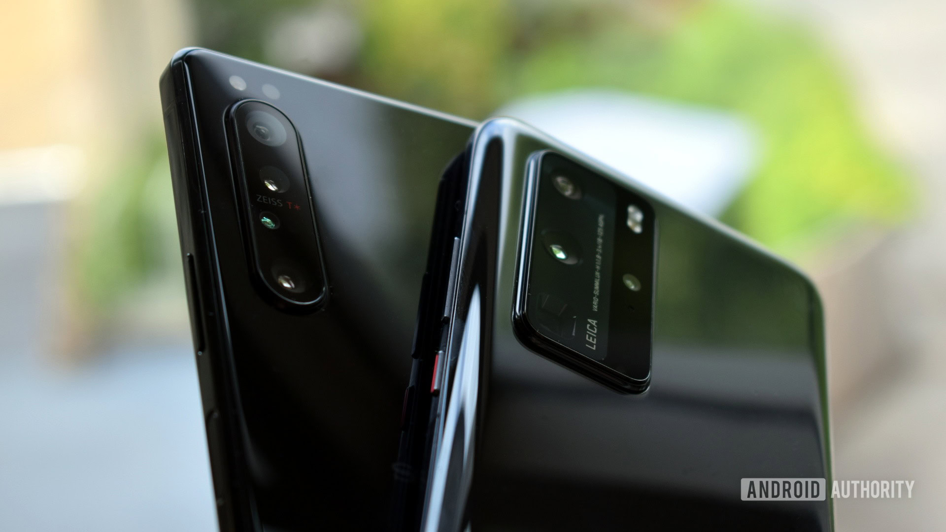 Sony Xperia 1 II vs HUAWEI P40 Pro cameras