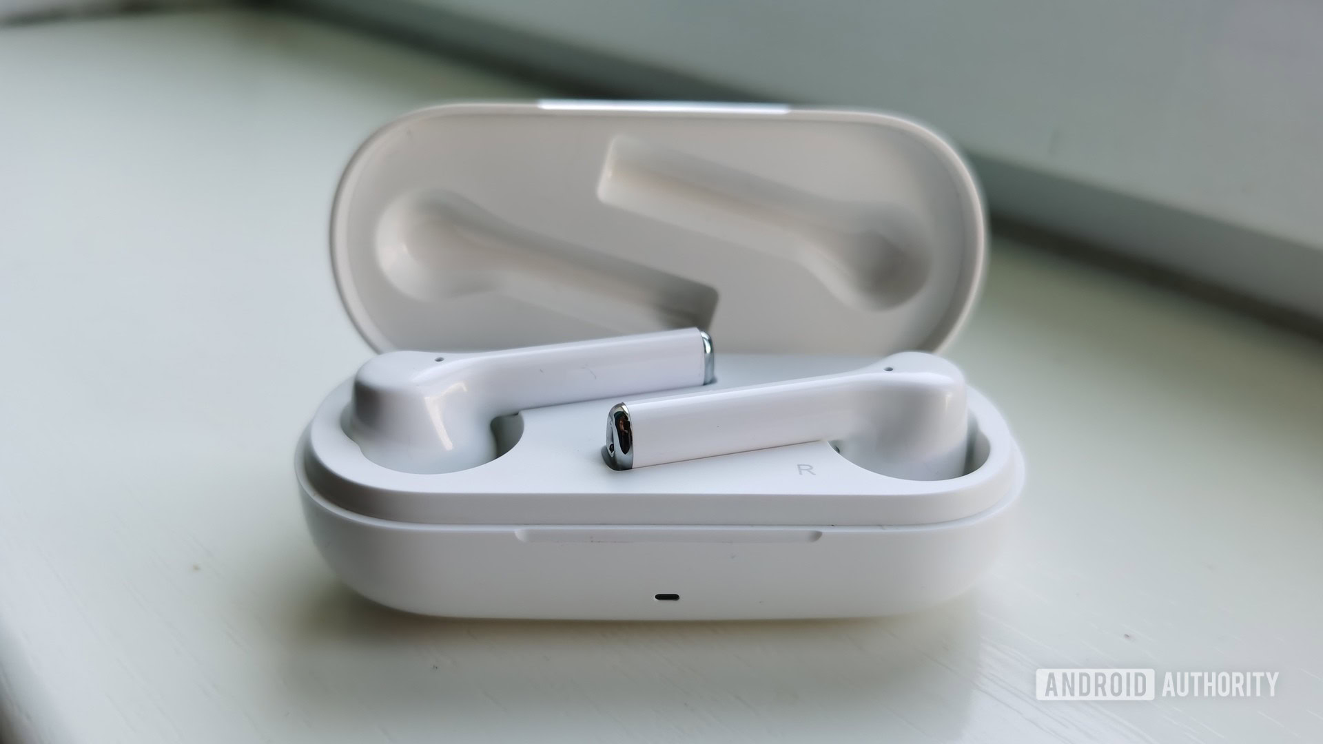 huawei freebuds 3i in charging case