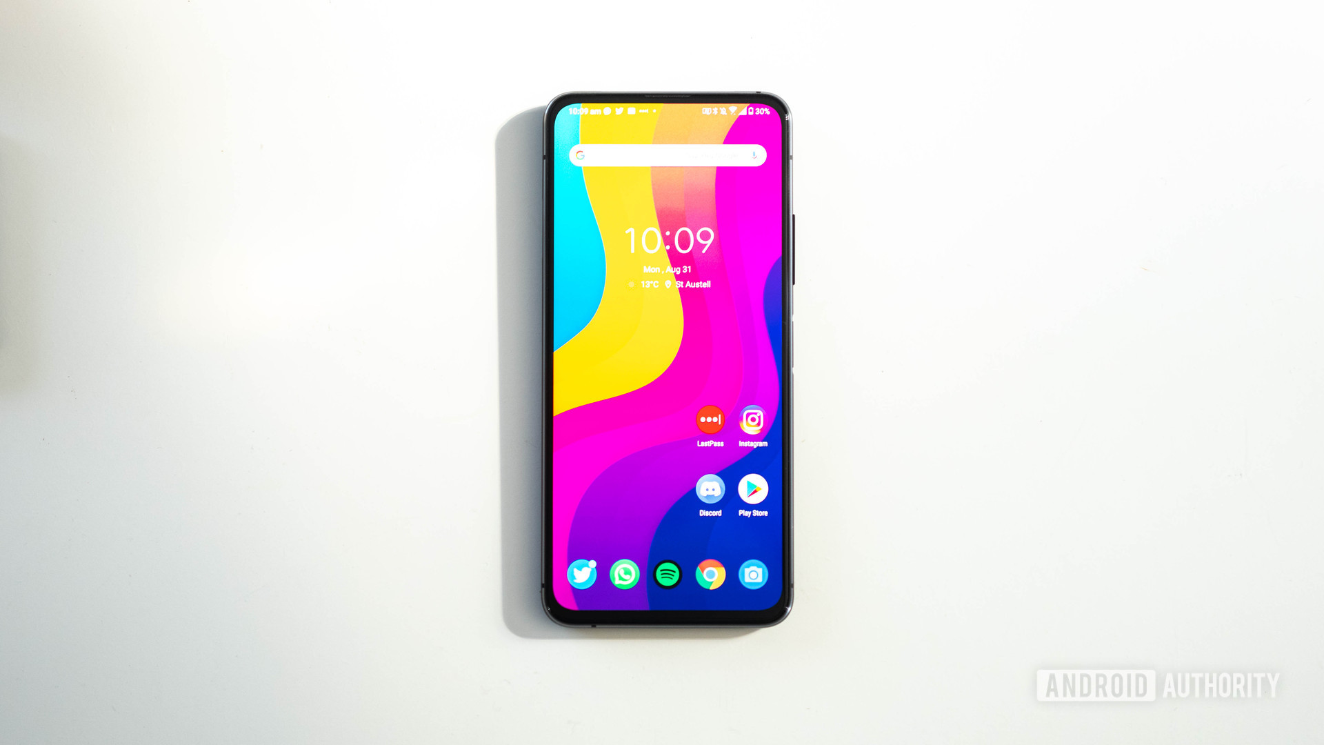 Asus Zenfone 7 Pro home screen flat on a table