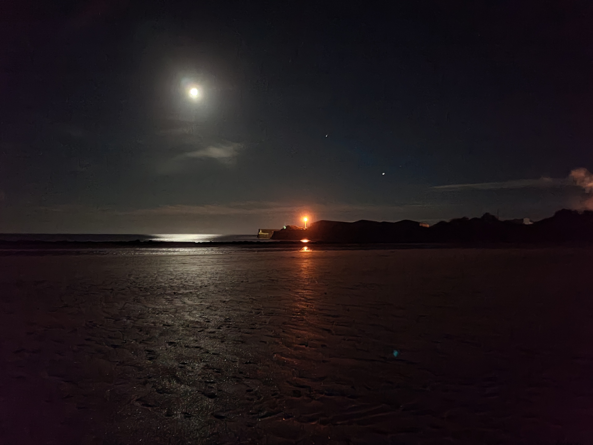 ASUS Zenfone 7 Pro main camera night mode sample of the moon and a light at sea
