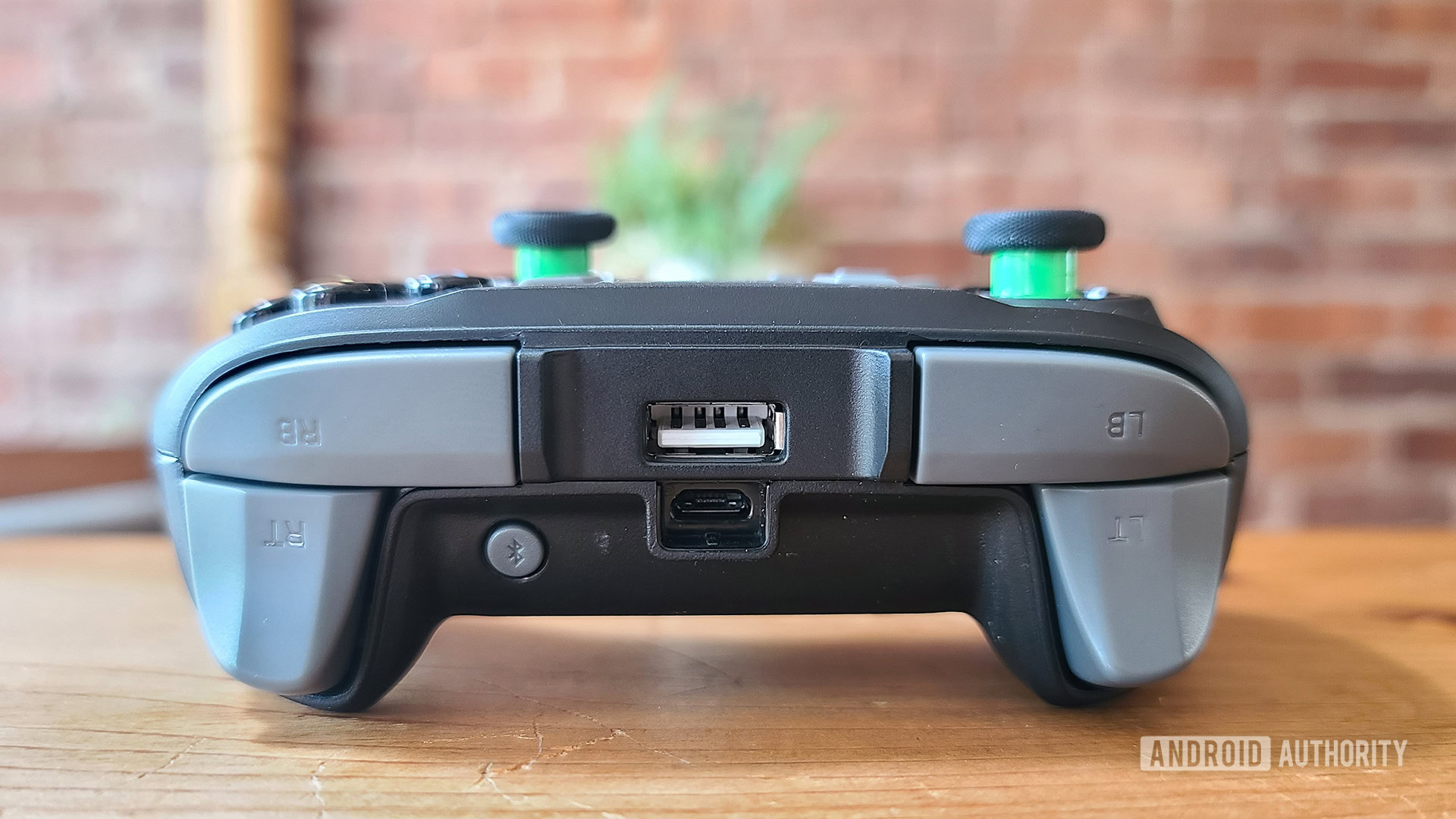 MOGA XP5 X Plus Review Shoulder Buttons and Ports