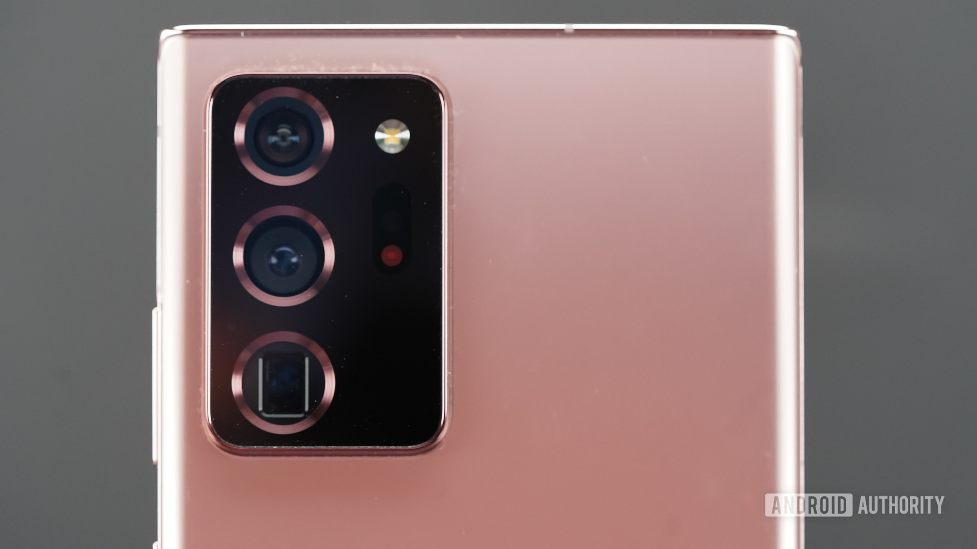 Samsung Galaxy Note 20 Ultra camera closeup straight on