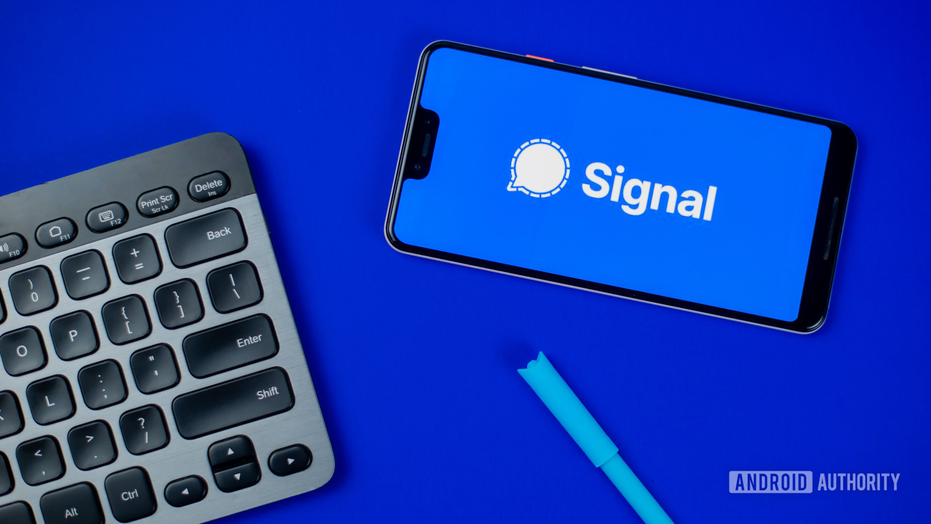 Signal Private Messenger stock photo 3