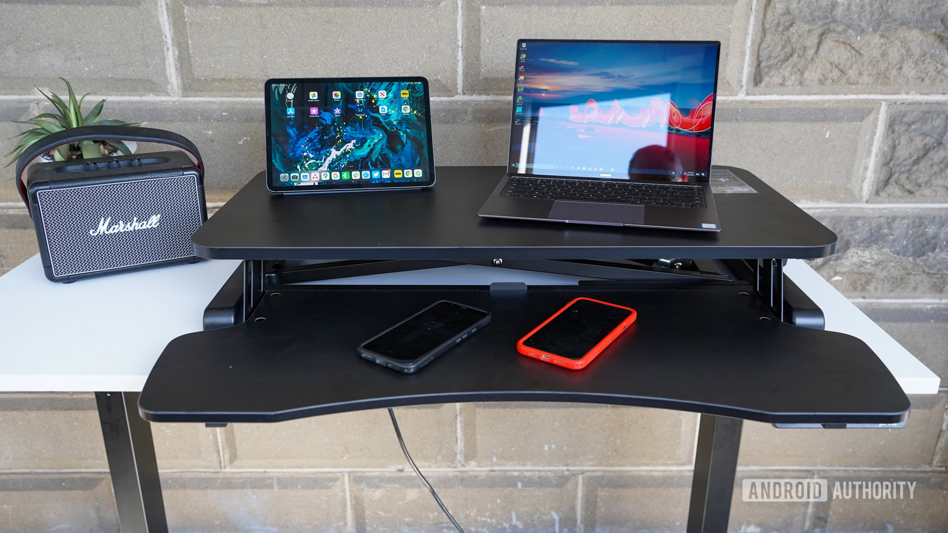 vivo Desk V000K Desk Riser with gear