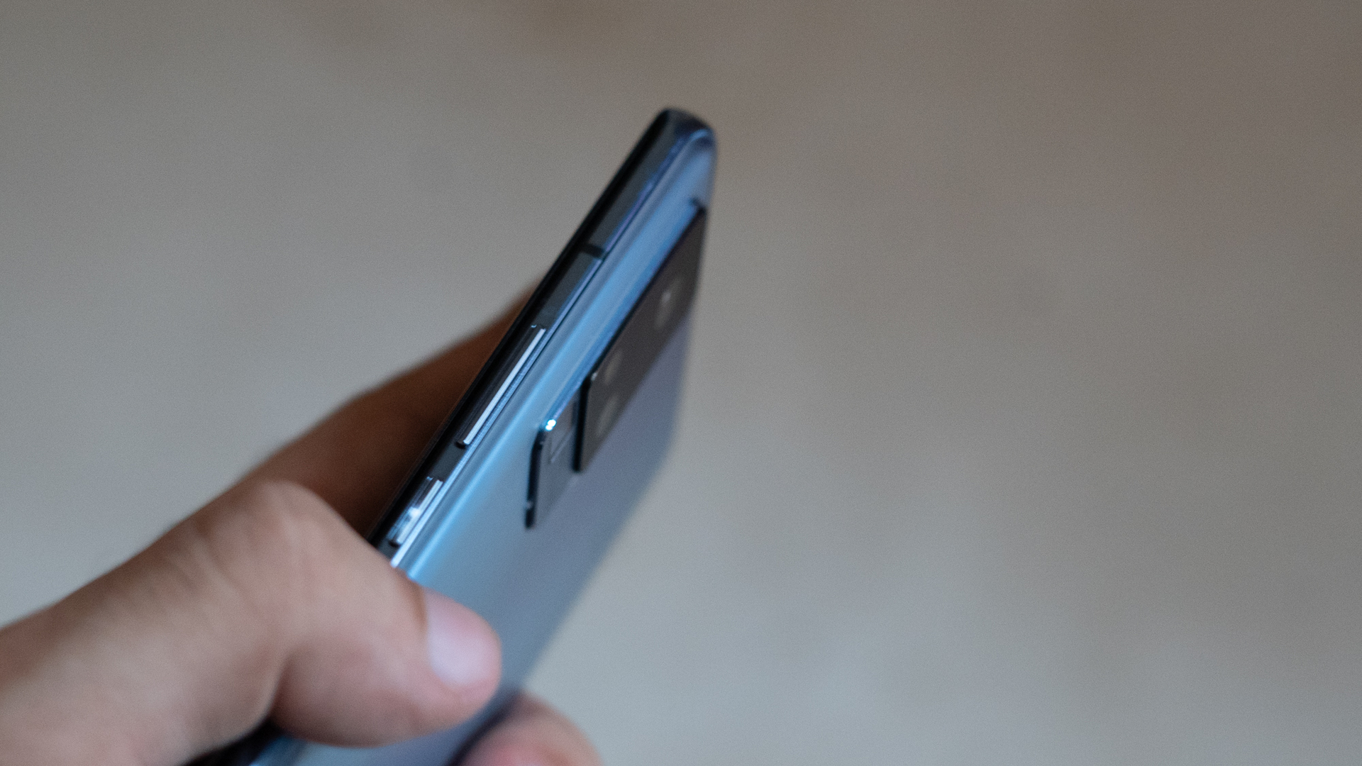 vivo X50 Pro buttons on the side