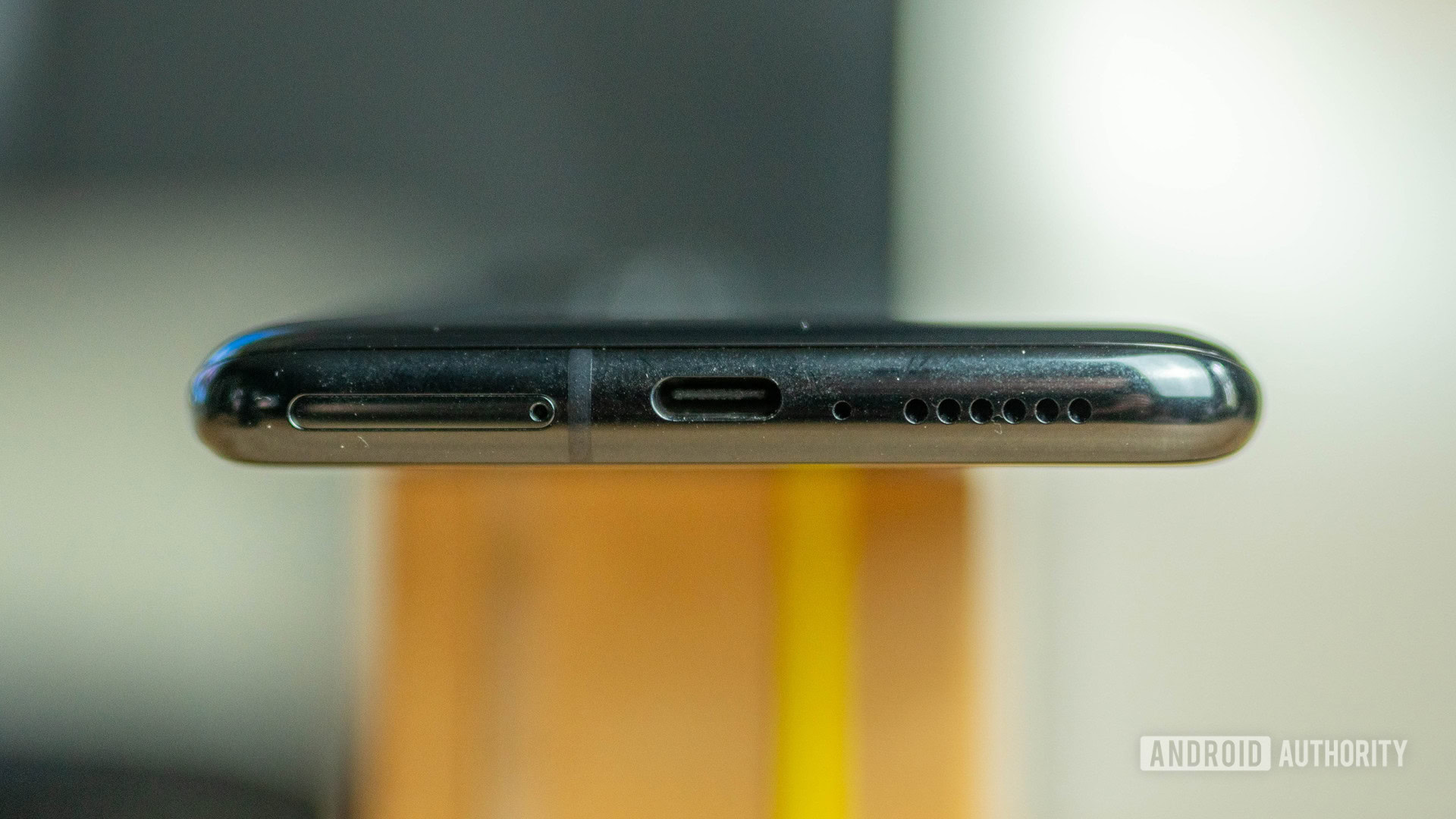 Xiaomi Mi 10 Ultra bottom side view