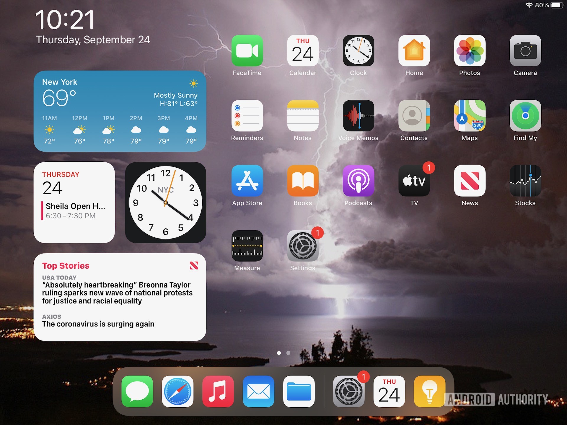 Apple iPad 2020 iPadOS 14 customized home screen