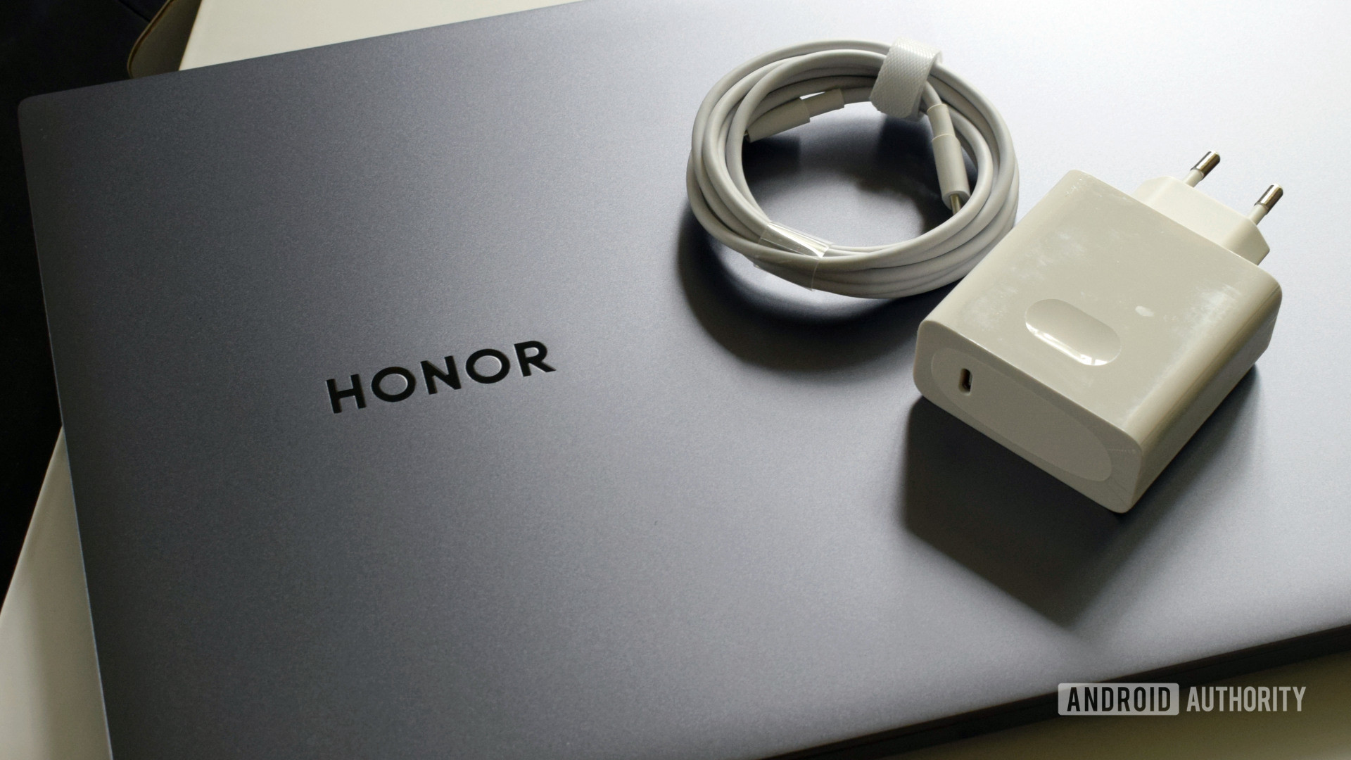 Honor MagicBook Pro charger