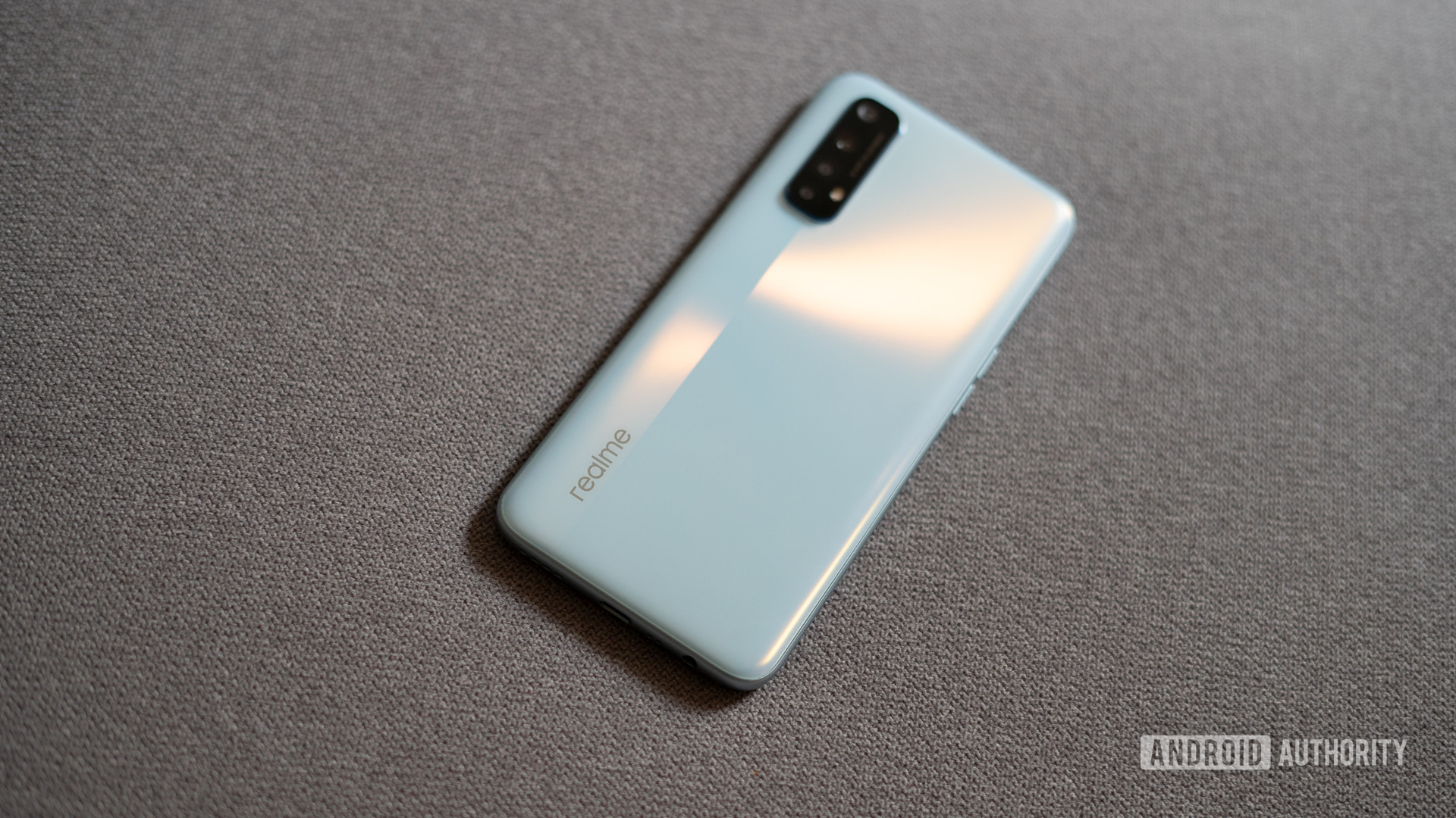 realme 7 rear panel