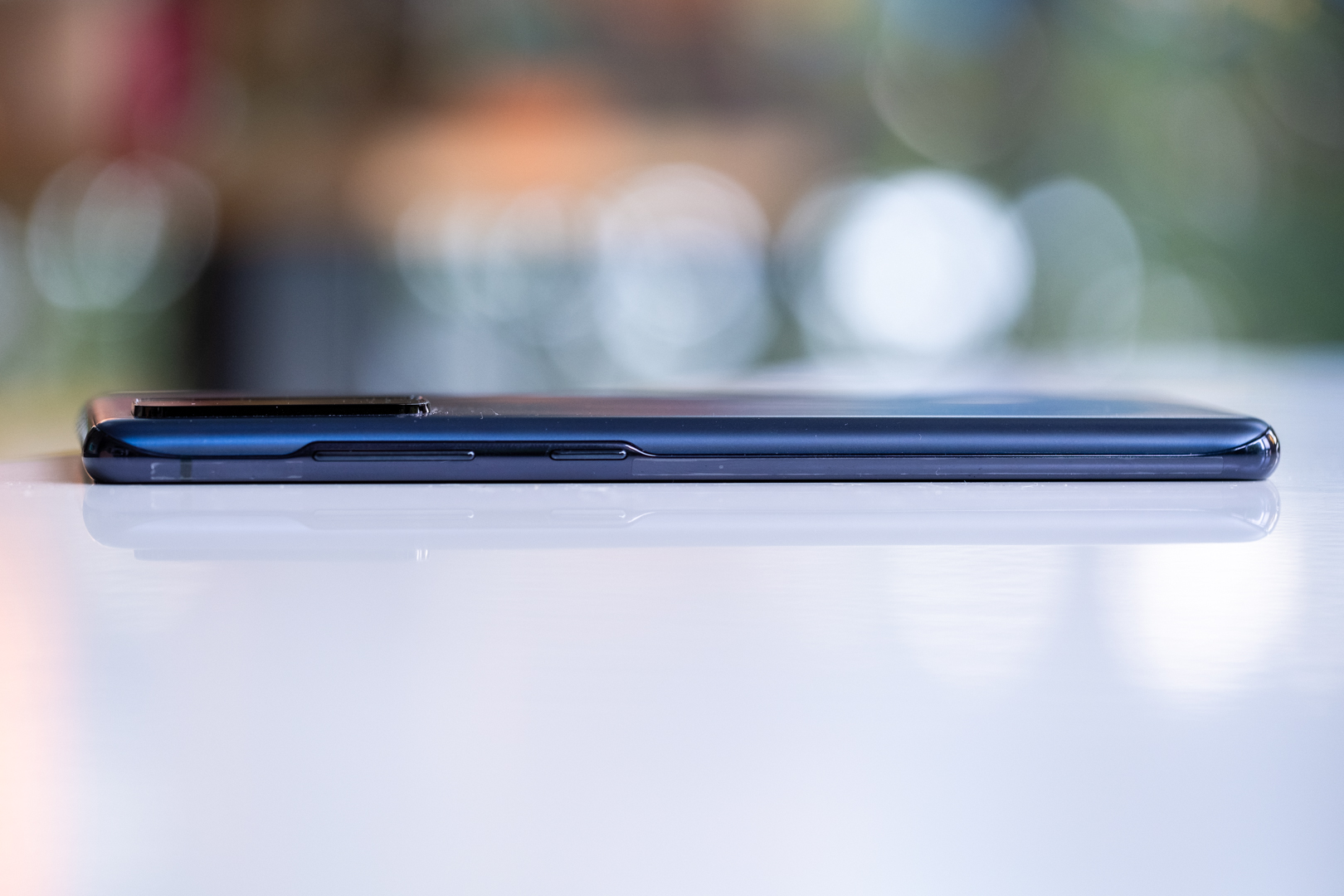 Samsung Galaxy S20 FE side profile