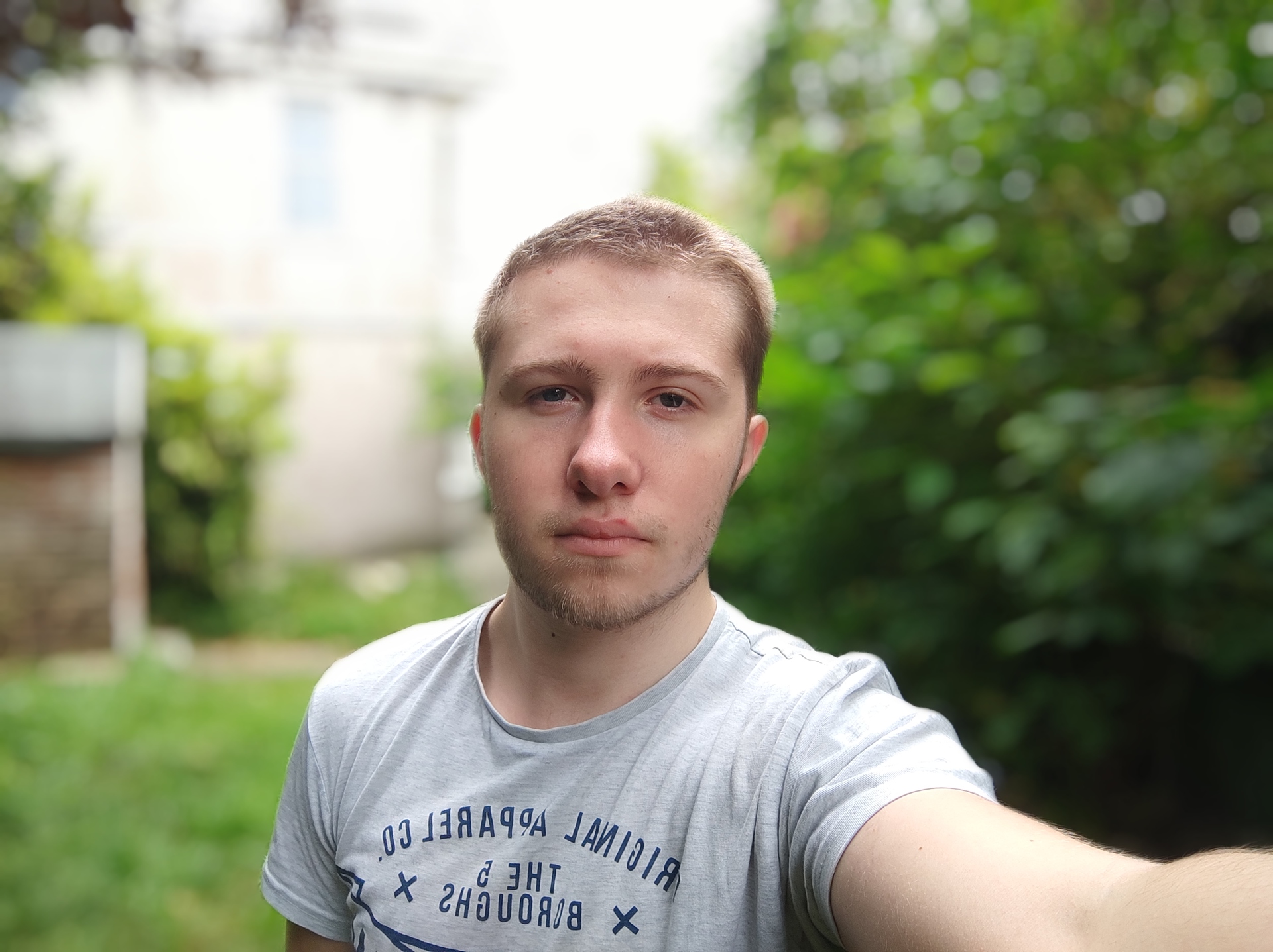 Xiaomi POCO X3 NFC portrait selfie outdoors