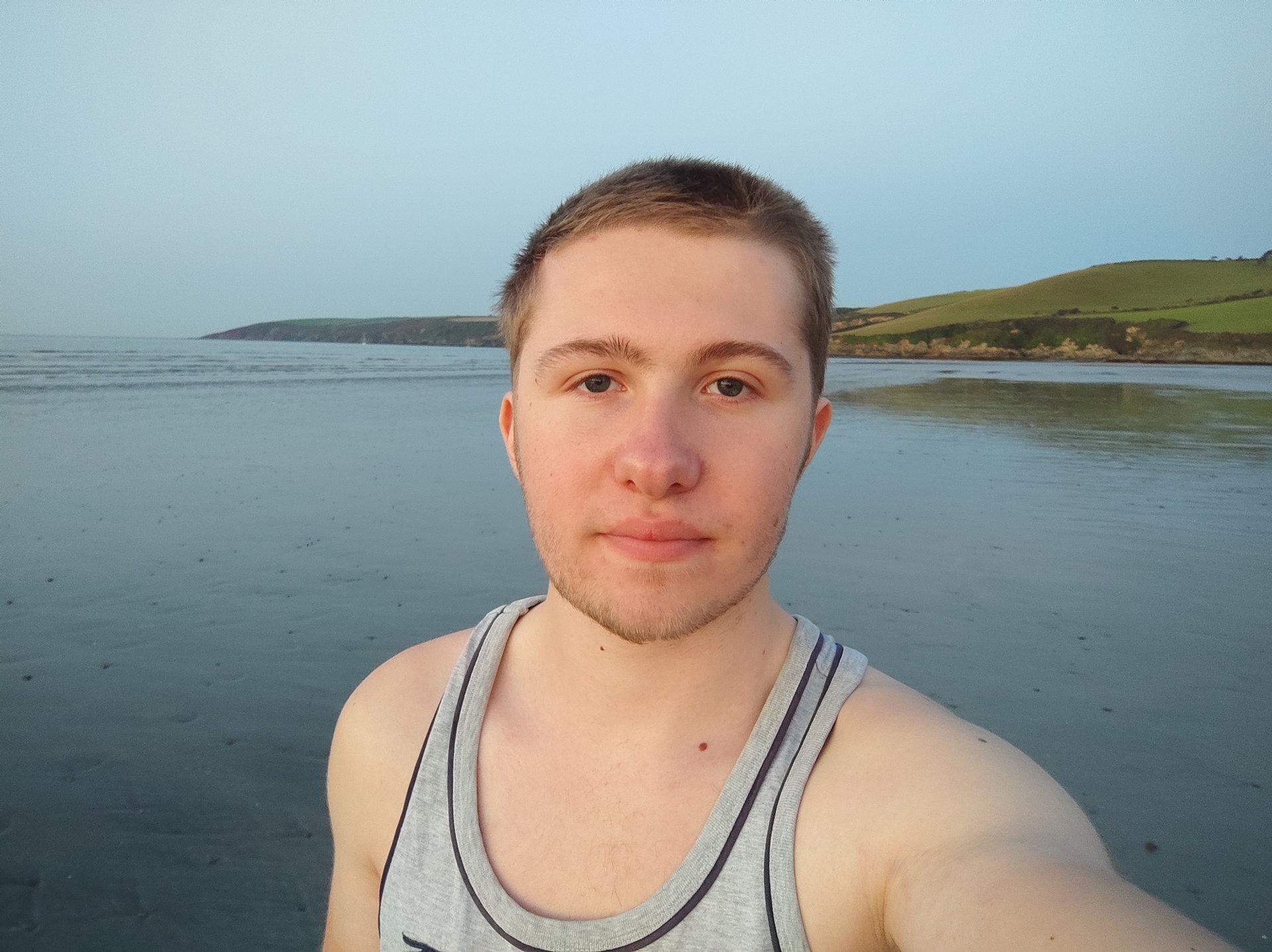 Xiaomi Poco X3 NFC selfie photo sample at the beach