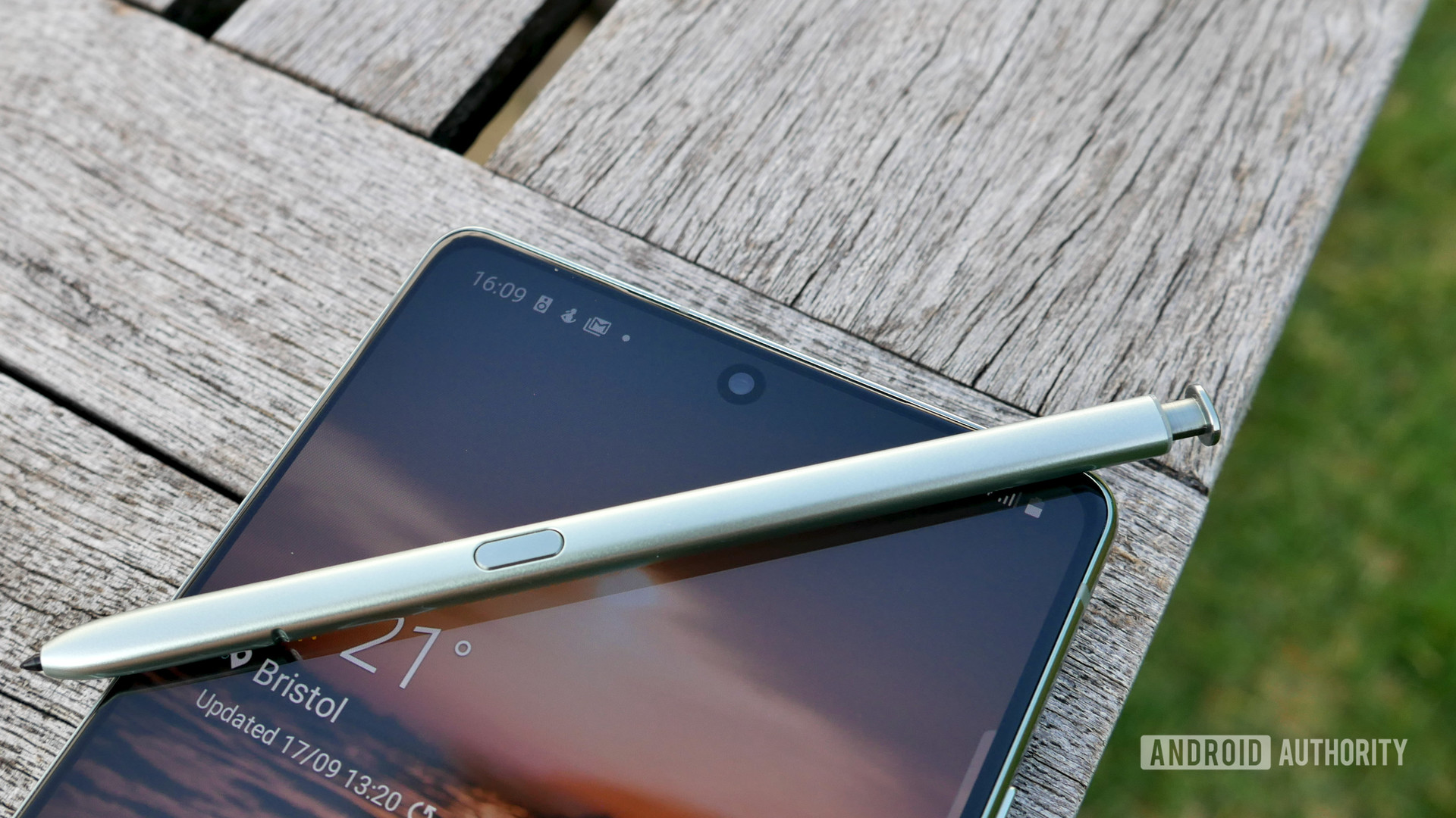 samsung galaxy note 20 review punch hole