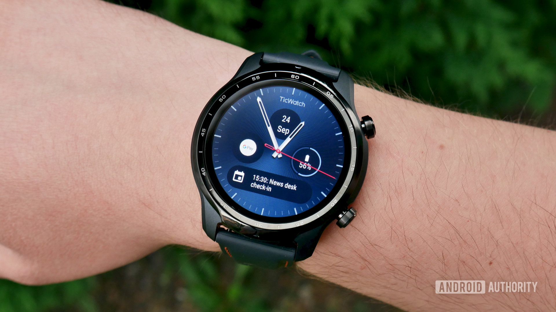 ticwatch pro 3 gps review front